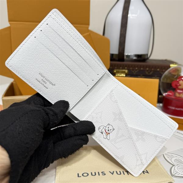 2026122105442261 270